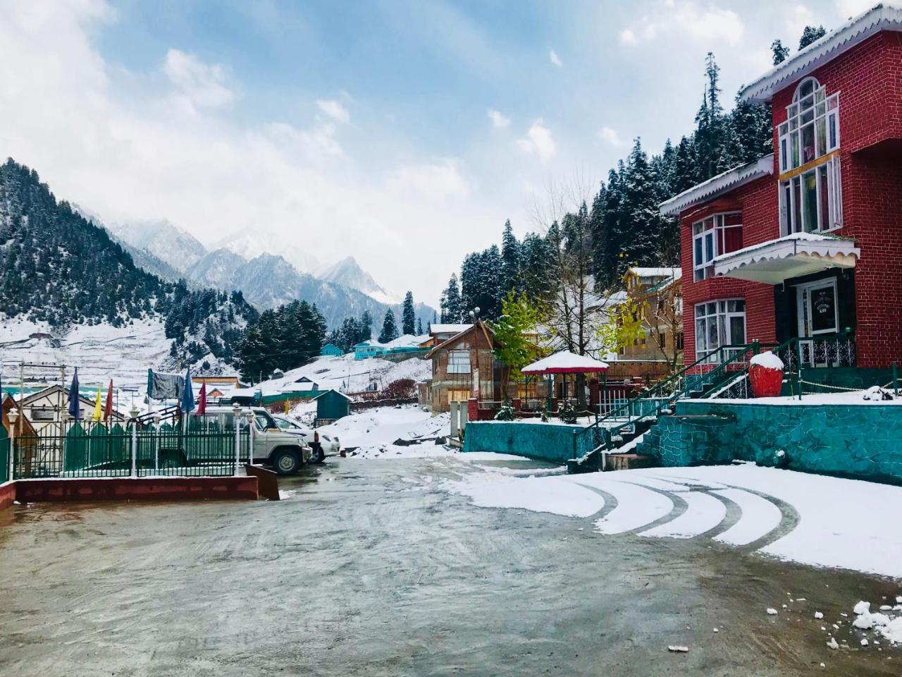 Hotel Glacier Heights Sonāmarg Zewnętrze zdjęcie